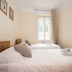 Apartament Lutetia - Year *