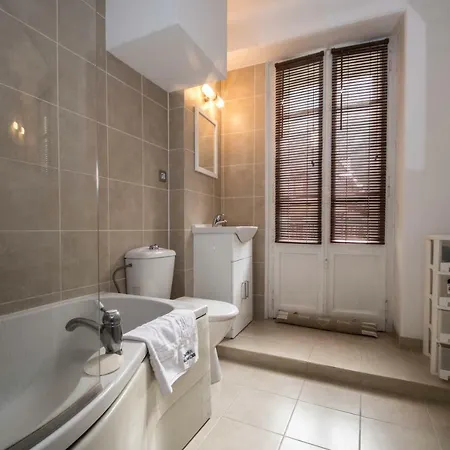 Appartement Lutetia - Year *
