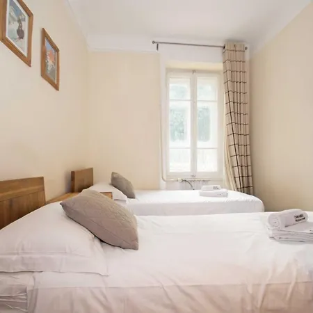 Appartement Lutetia - Year *